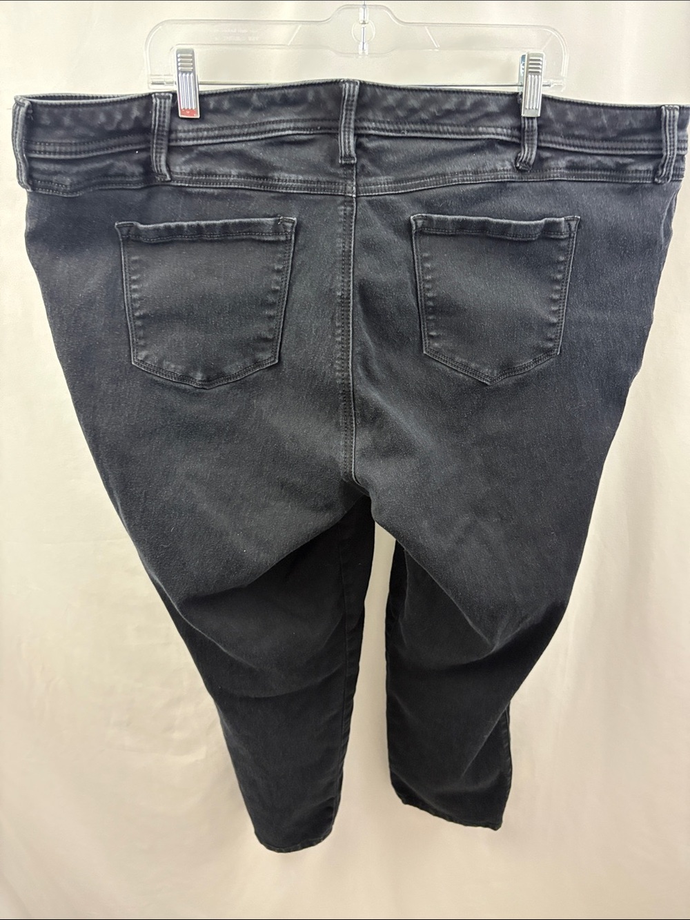Torrid Women's Luxe Skinny Jeans Sateen Stretch Black Size 24R Plus - Picture 7 of 7